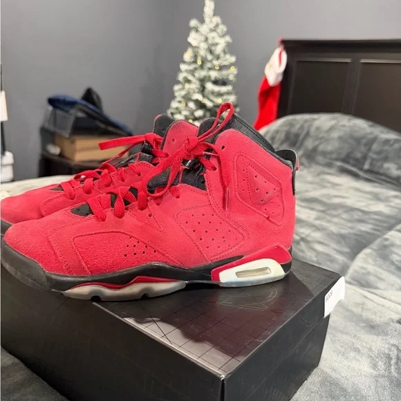 Nike Kids Red and Black Sneakers - Picture 5 of 5